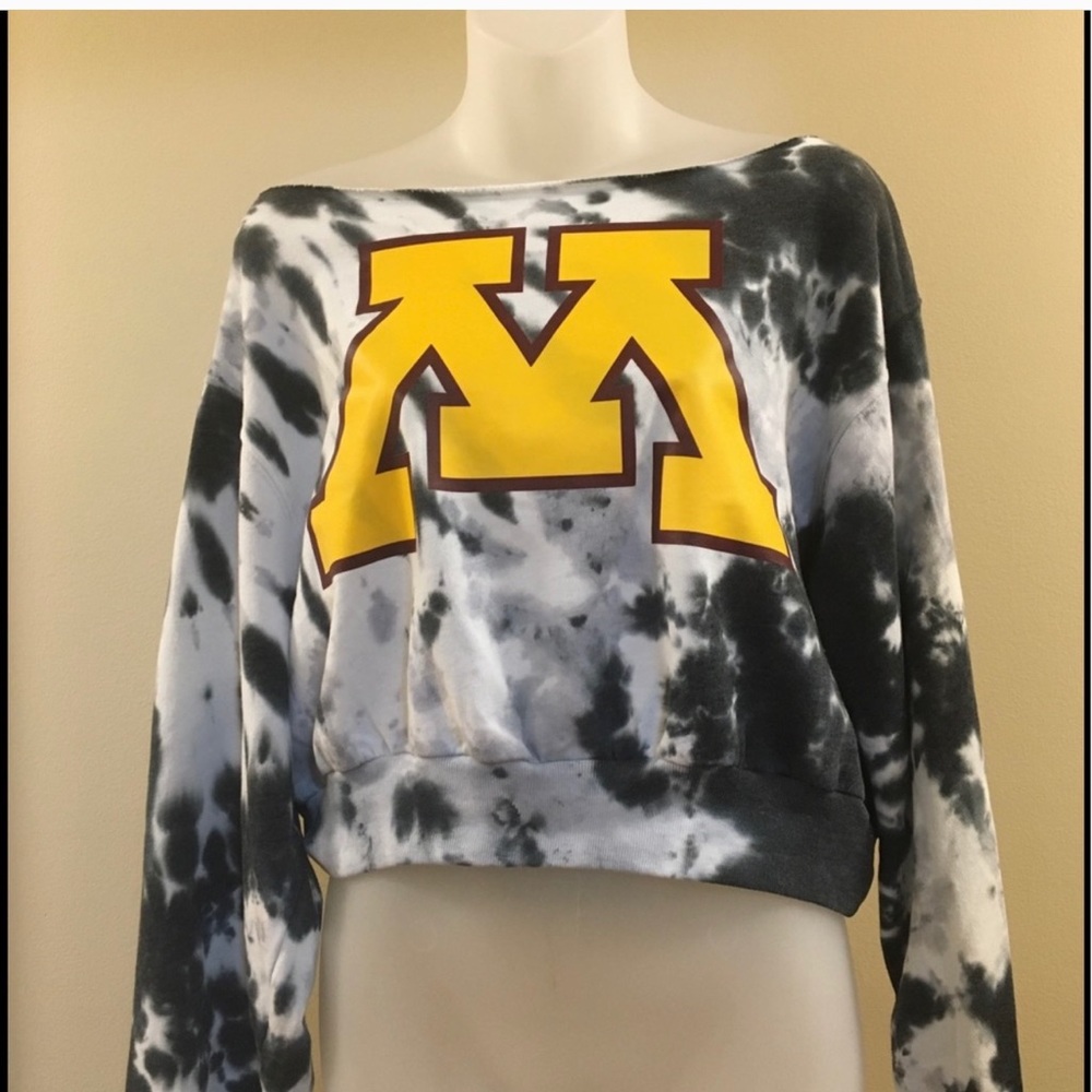 Pink Victoria’s Secret crop top